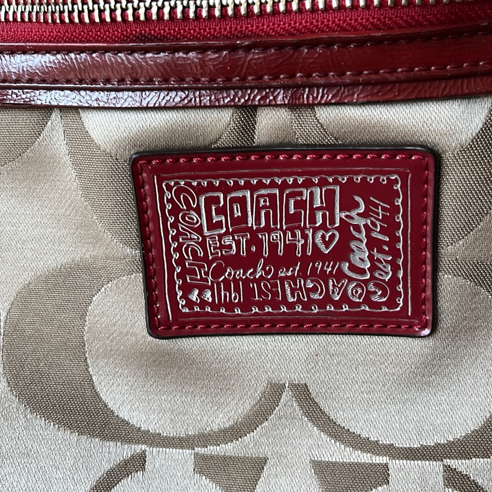 GUC Coach Poppy shoulder bag. There are a few flaws. - Picture 3 of 16
